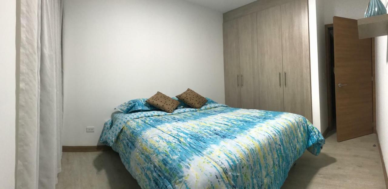 1410 Habitacion En Lujoso Departamento - Atelier Quito Exteriör bild