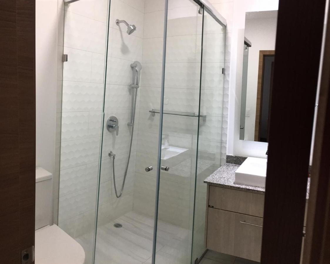 1410 Habitacion En Lujoso Departamento - Atelier Quito Exteriör bild