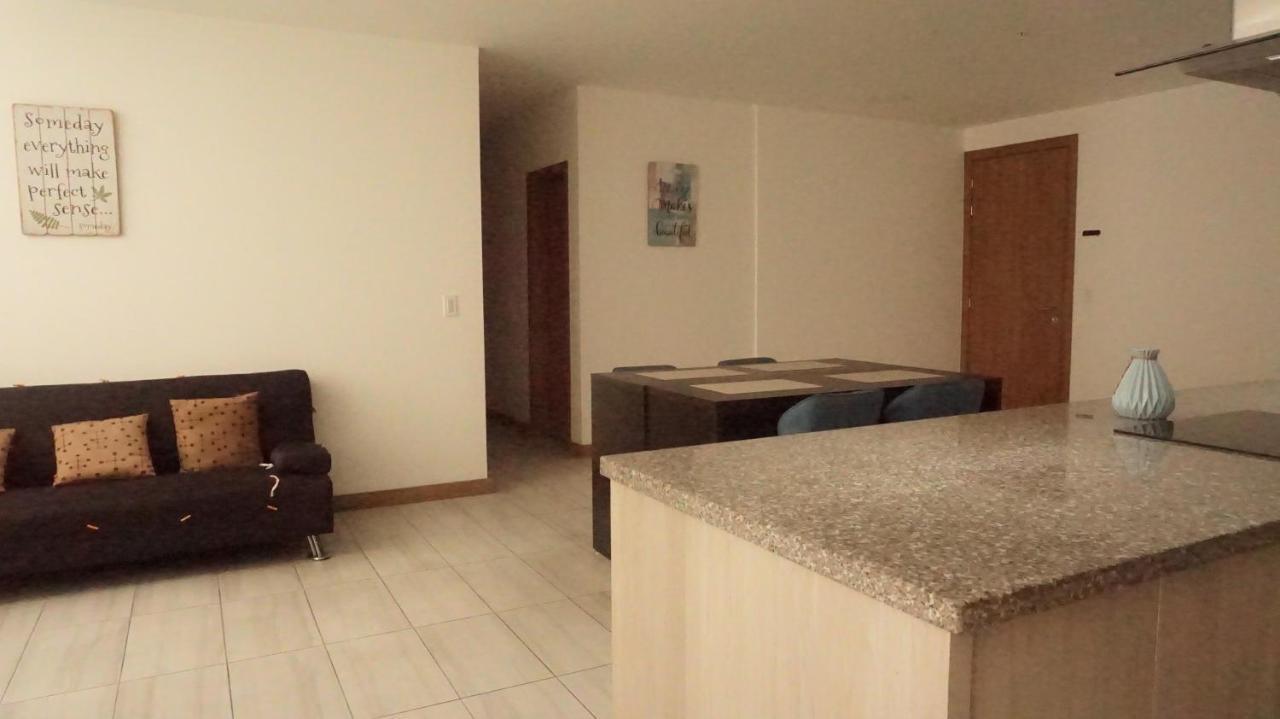 1410 Habitacion En Lujoso Departamento - Atelier Quito Exteriör bild